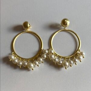 Elegant Gold and Pearl Hoop Earrings
